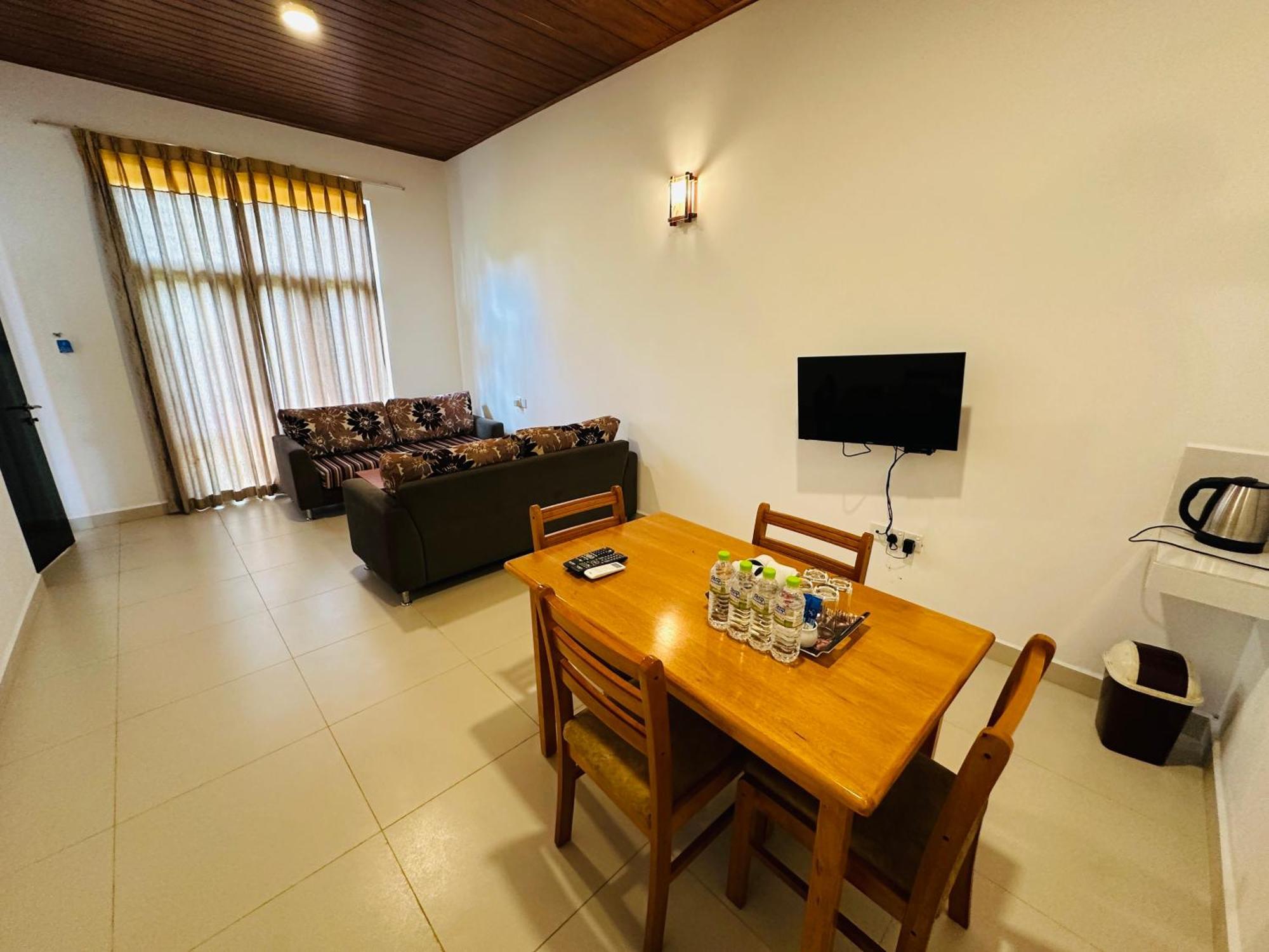 Gamodh Citadel Resort Anuradhapura Exterior foto