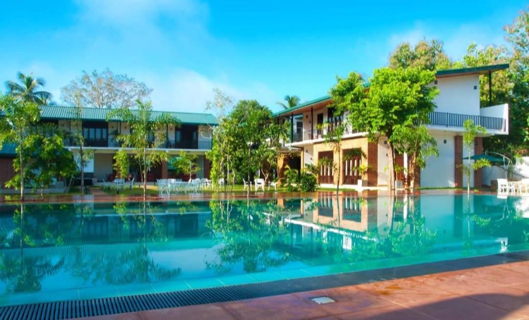 Gamodh Citadel Resort Anuradhapura Exterior foto